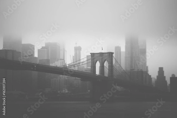 Obraz Brooklyn Bridge & NYC skyline in black and white style