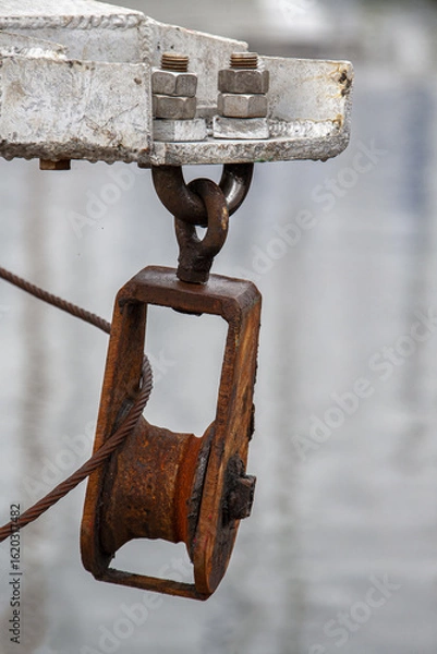 Obraz poulie rouillée sur un navire