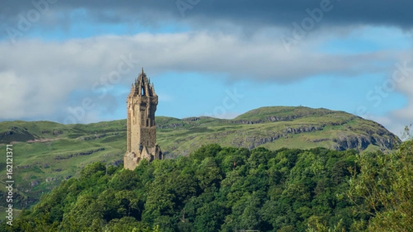 Fototapeta Wallace monument with Ochil hills in the distance