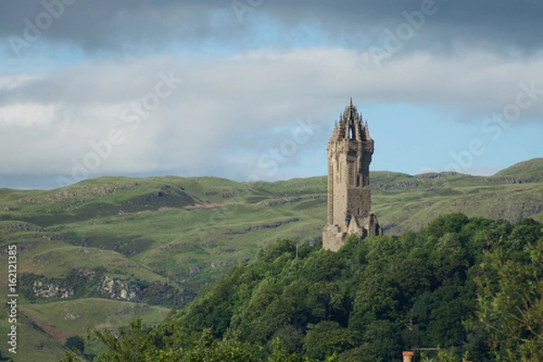 Fototapeta Wallace monument with Ochil hills in the distance