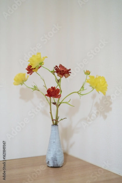 Fototapeta 黄色と赤の花