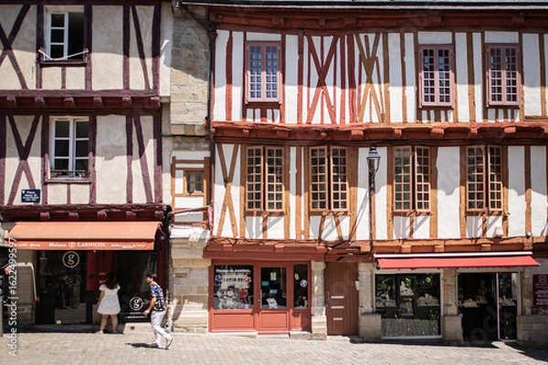 Obraz Les façades du vieux Vannes, Morbihan, France