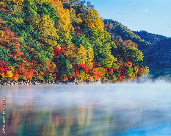 Obraz 秋の中禅寺湖　朝霧立つ千手ヶ浜