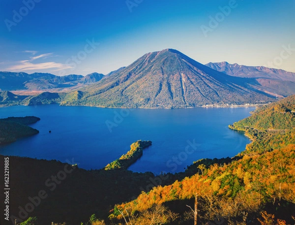 Obraz 半月山展望台から見た秋の中禅寺湖と男体山