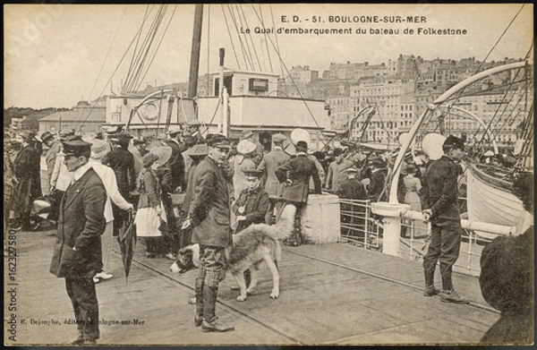 Fototapeta Boarding Folkestoneferry. Date: circa 1905