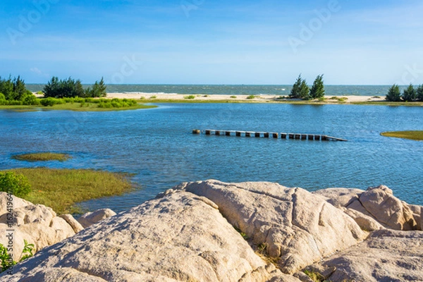 Fototapeta HoCoc beach in sunlight