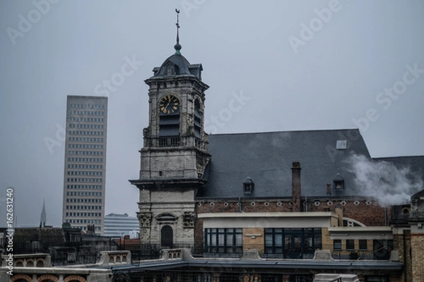 Fototapeta old and modern architecture