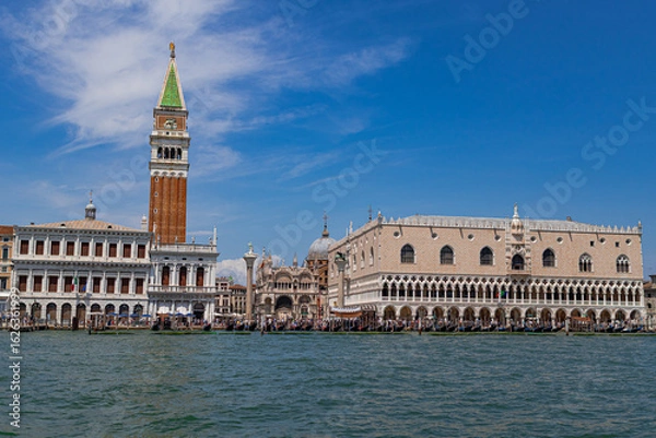 Fototapeta A photo of a large body of water