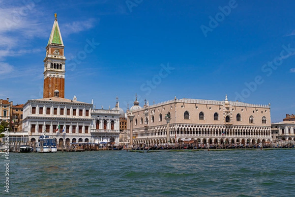 Fototapeta A photo of a large body of water