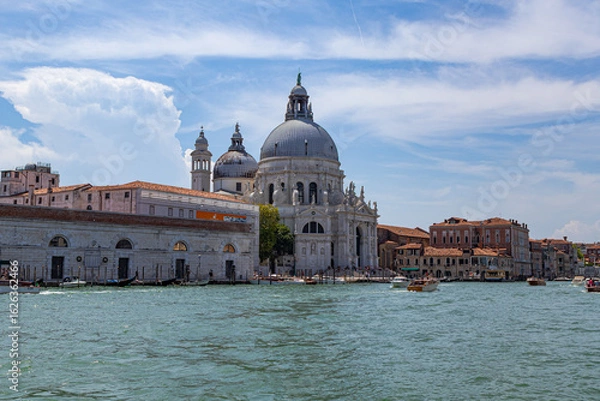 Obraz A photo of a body of water