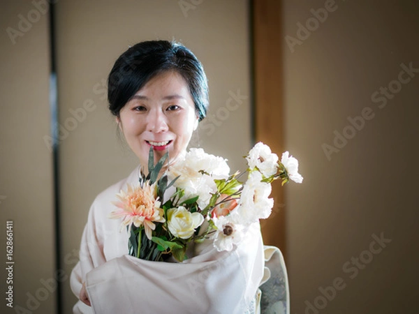 Obraz 花と着物の女性
