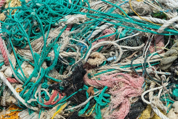 Obraz 様々な種類の魚網がからまっている