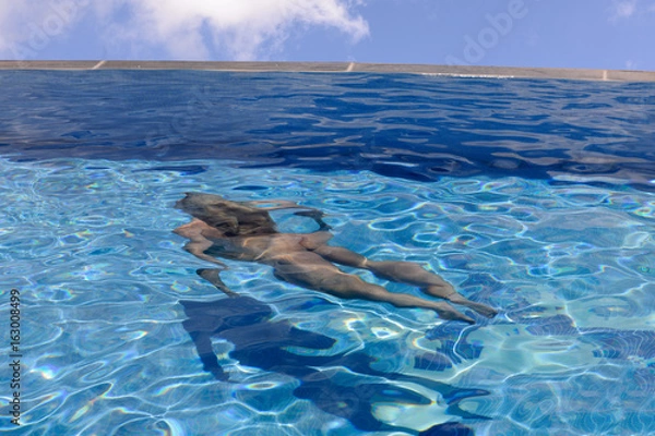 Obraz Tillie Swimming