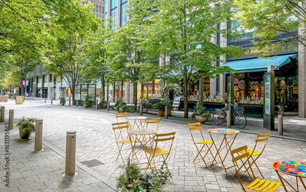 Obraz 休息用の黄色の椅子がある東京丸の内仲通り