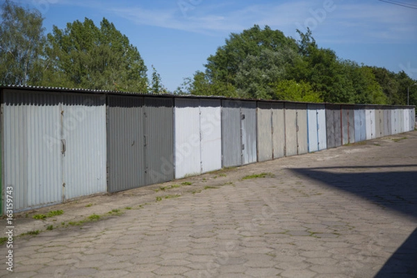 Obraz garaże blaszane