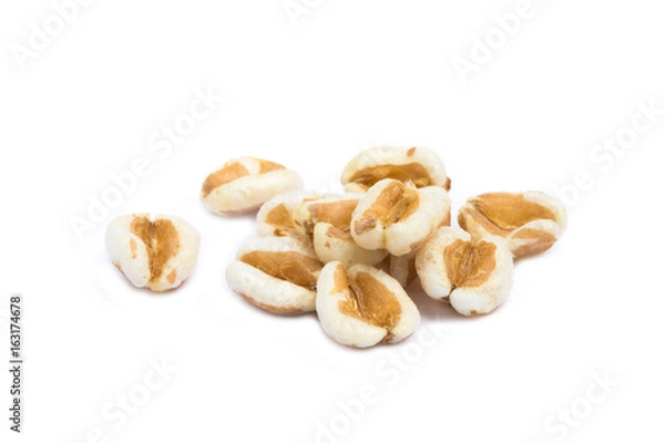 Fototapeta Healthy spelled popcorn isolated on white background