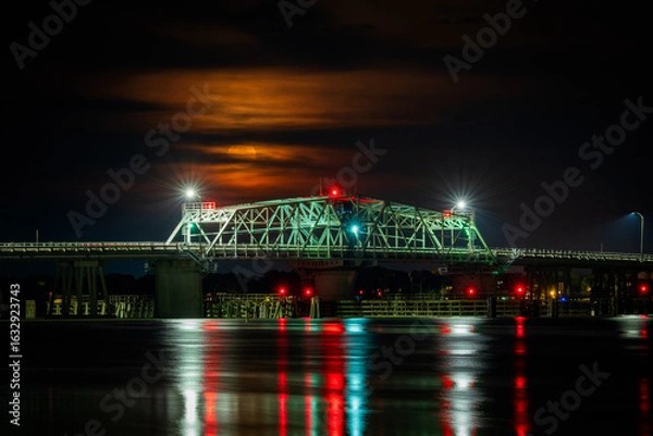 Obraz Strawberry Moon over Bridge