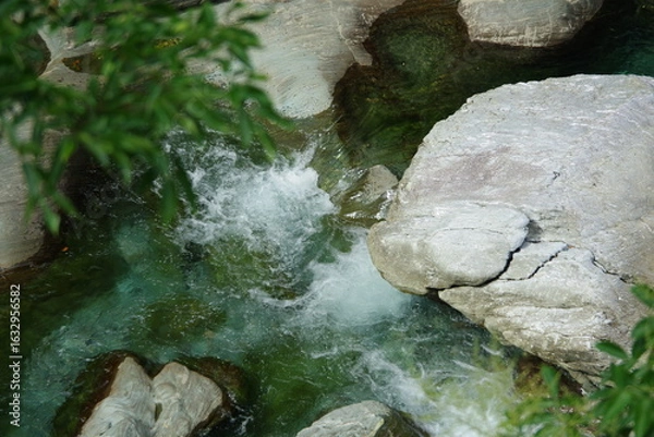 Obraz 渓谷の水のしぶき