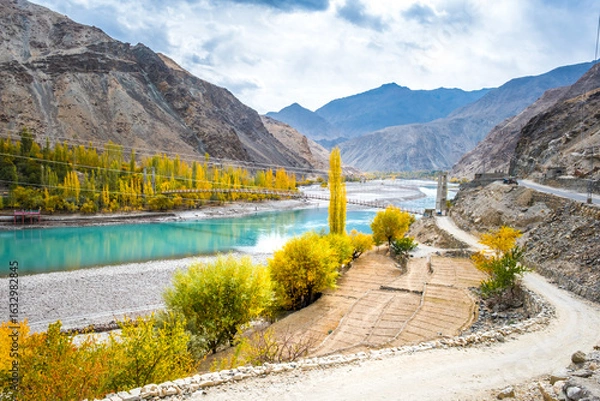 Fototapeta Beautiful Shigar valley, Skardu valley, known for its confluence of the Shigar and Indus rivers in the Gilgit-Baltistan region of Pakistan
