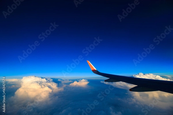 Fototapeta 飛行機 窓からの景色