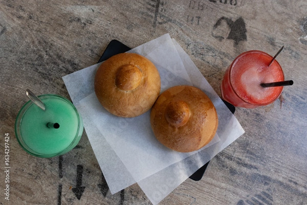 Fototapeta granita siciliana con brioche. 