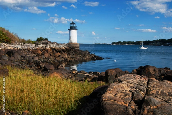 Obraz Latarnia morska Fort Pickering (Winter Island) w Salem Harbor w stanie Massachusetts późnym popołudniem.