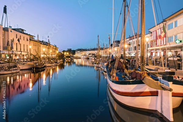 Obraz Wieczorem w Cesenatico, Canale il Porto