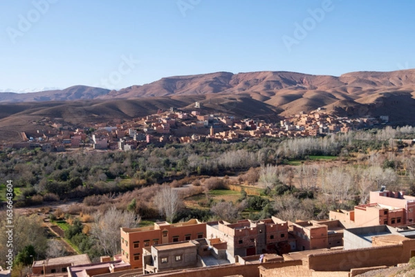 Fototapeta Tinghir town, panoramic view  on the Tinghir oasis, large area with palm trees. Morocco, North Africa
