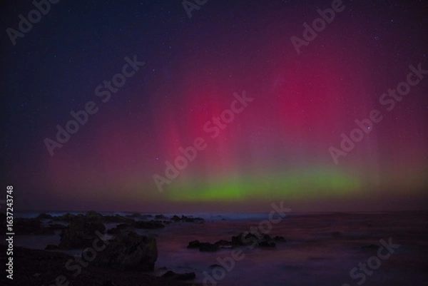 Fototapeta Aurora from Te Raekaihoe, south coast of Wellington, Aotearoa New Zealand