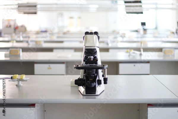 Obraz light microscope in laboratory room