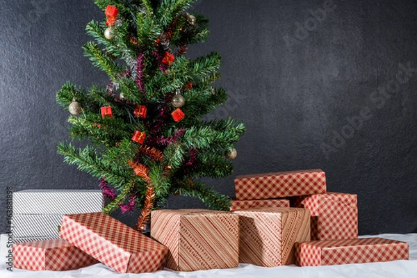 Obraz Christmas tree with gift box