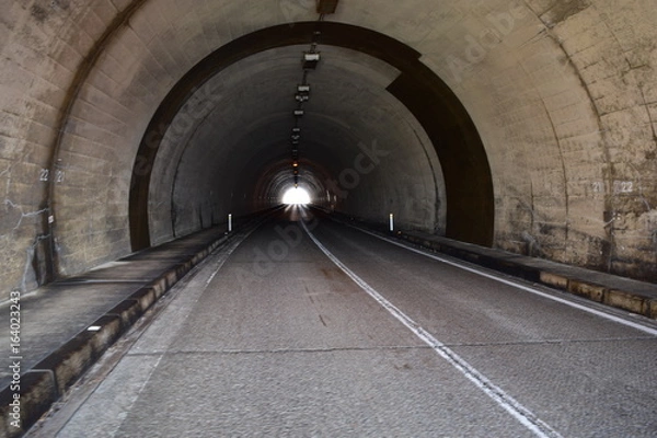 Obraz 自動車道用トンネル