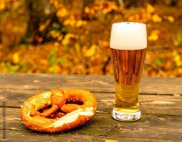 Fototapeta Autumn beer and pretzel