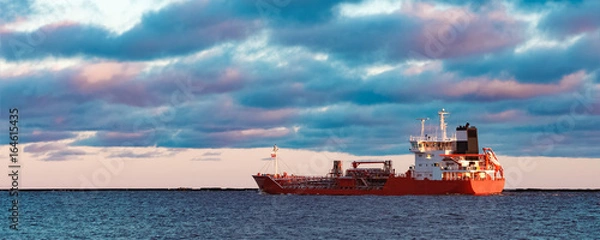 Obraz Red oil tanker