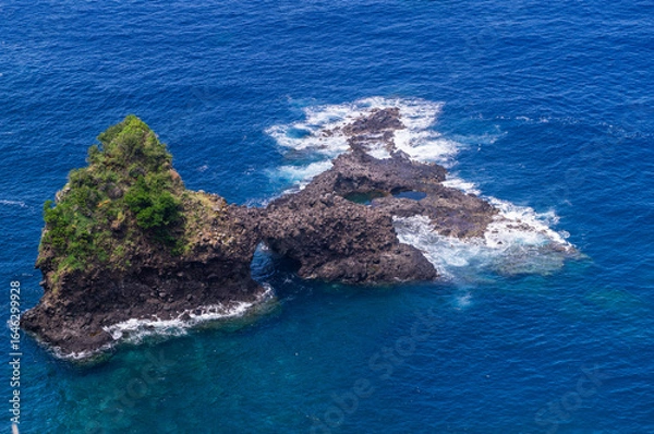 Fototapeta Natural rock arch in the Atlantic Ocean, Madeira Island, Portugal