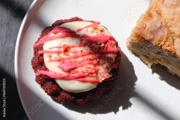 Fototapeta Red Velvet on a Plate