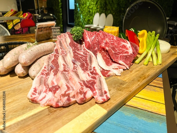 Fototapeta バーベキュー用の肉と野菜の盛り合わせアップ写真