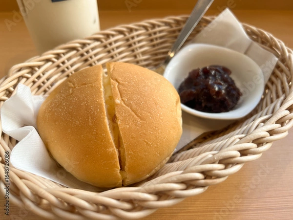 Obraz 名古屋名物のモーニングセット（パンと小倉あん）