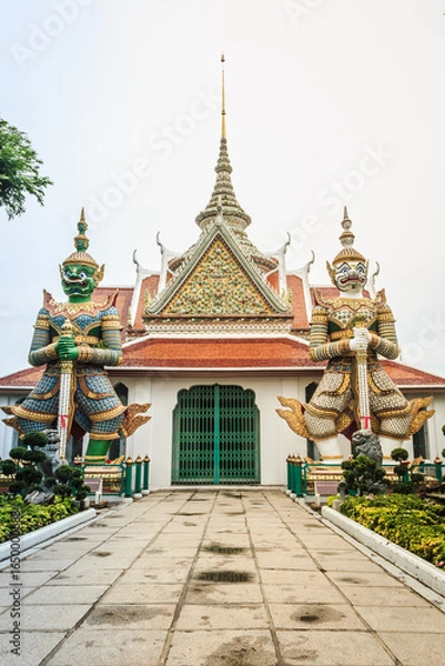 Fototapeta Wat Arun temple, one of landmark Chao Phraya river in Bangkok Thailand 