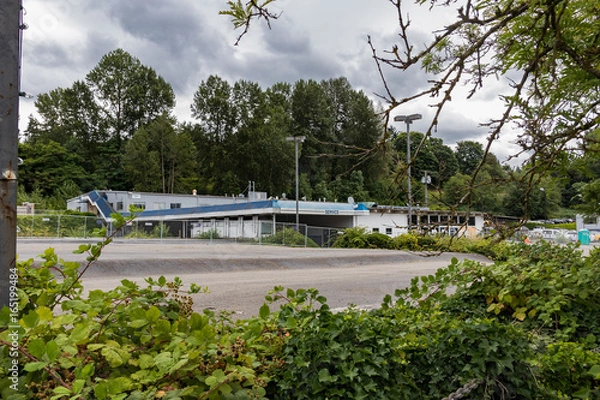 Fototapeta Empty Building Blues