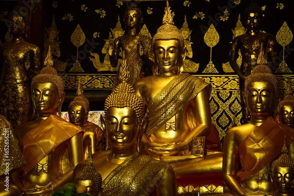 Fototapeta golden buddha statue