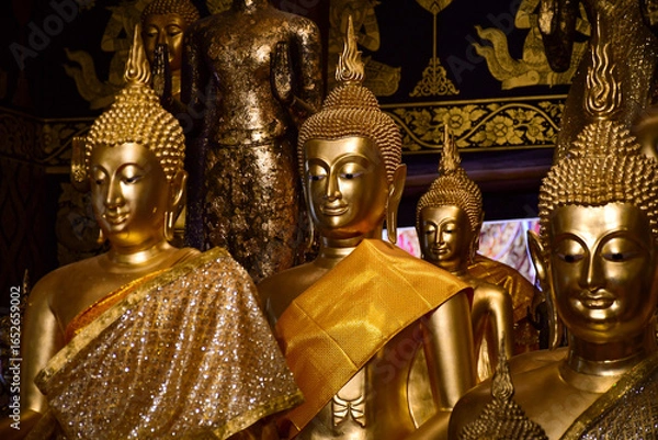 Fototapeta golden buddha statue