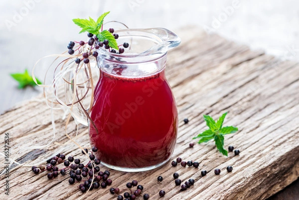 Fototapeta Produkte aus Holunder - Haolunderbeeren - Sambucus - Holler - Holder