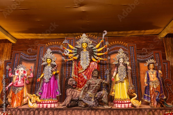 Fototapeta Subho mahalaya, An handmade idol of Goddess Durga decorated in colorful Pandal. Durga Puja is biggest religious festival of Hinduism and for bengalis and is now celebrated worldwide.