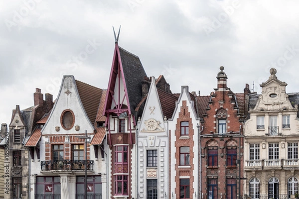 Obraz Le Beffroi de béthune, sa place, ses maisons et son architecture, Béthune, Pas de Calais, Hauts-de-France, France