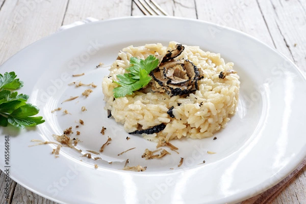 Obraz risotto z czarną truflą
