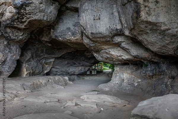 Obraz View at the Kuhstall its the second-largest natural arch in the Elbe Sandstone Mountains after the Pravčická brána. It is located on the Neuer Wildenstein.