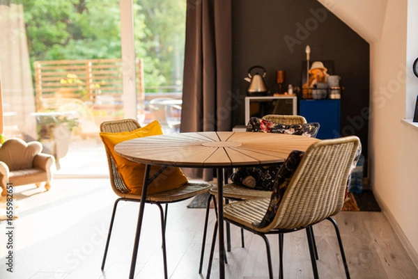 Obraz Stół okrągły z krzesłami