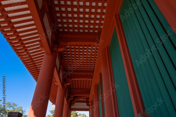 Obraz 奈良、興福寺、佛寺、寺院、文化財、木造建築、古代建築、日本文化、歷史名勝、文化財、木、綠色、青空、写真素材