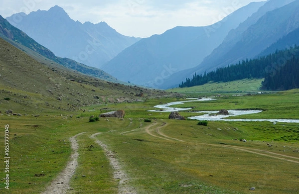 Fototapeta キルギス_ジュク川沿いのトレイル